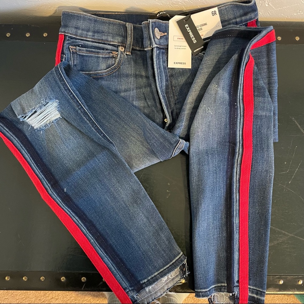 NWT red side strip ankle jeans